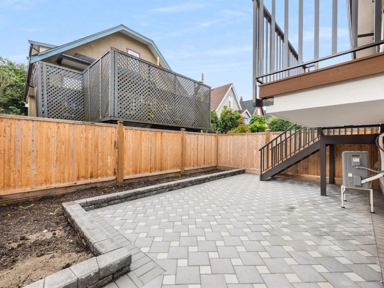 2052 Ferndale Street, Vancouver, BC, V5L 1Y1 - 38