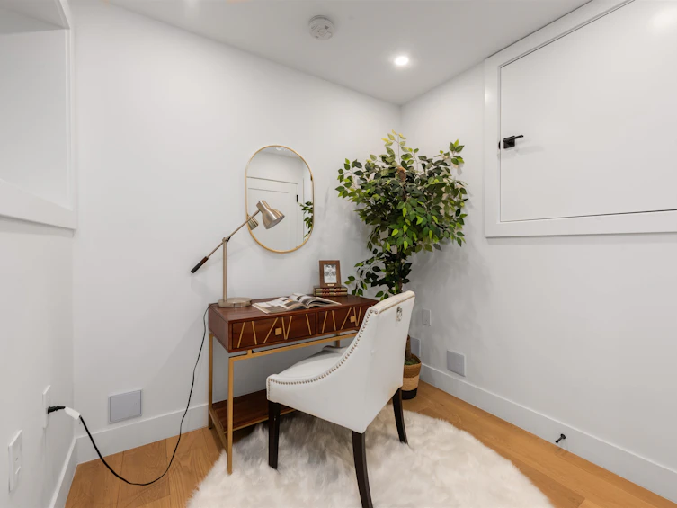 2052 Ferndale Street, Vancouver, BC, V5L 1Y1 - 29