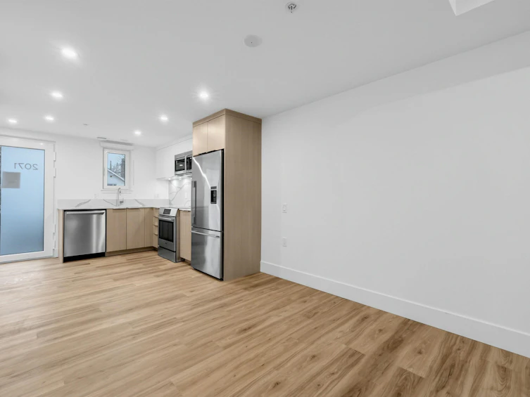 2071 E 1st Avenue, Vancouver, BC, V5N 1B6 - 9