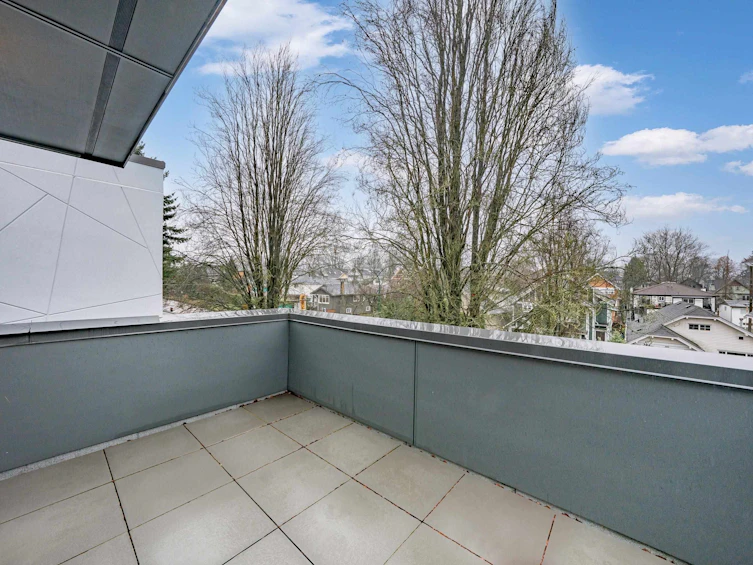 2071 E 1st Avenue, Vancouver, BC, V5N 1B6 - 2