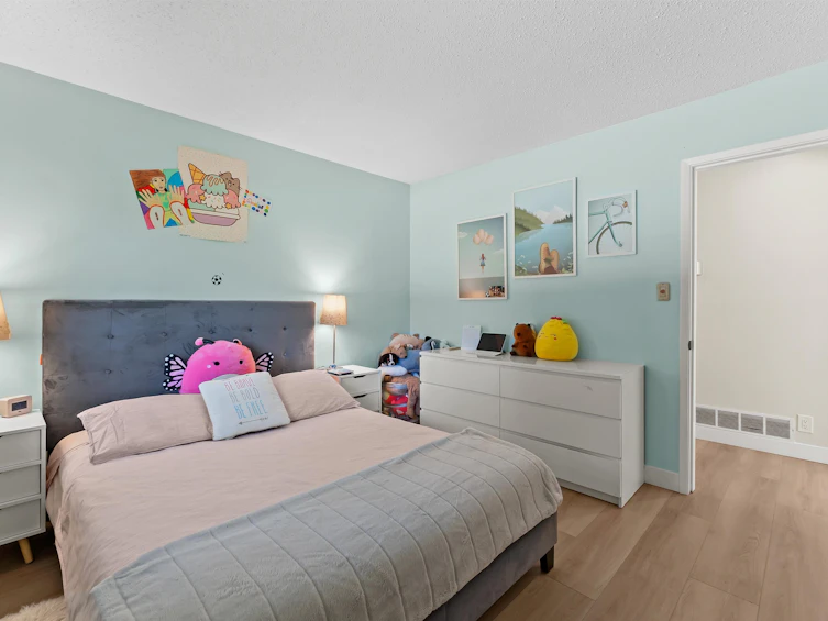 8 Halss Crescent, Vancouver, BC, V6N 3N2 - 12