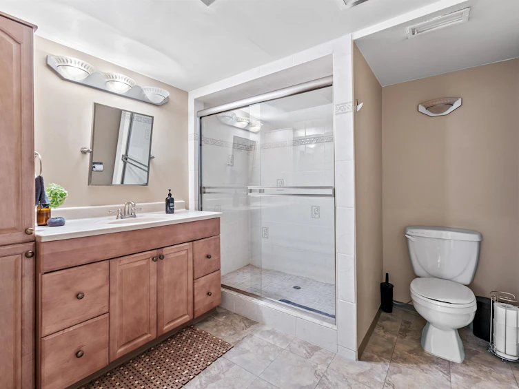 8 Halss Crescent, Vancouver, BC, V6N 3N2 - 17
