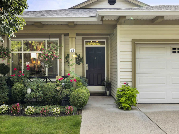 25-15188 62a Avenue, Surrey, BC, V3S 1W7