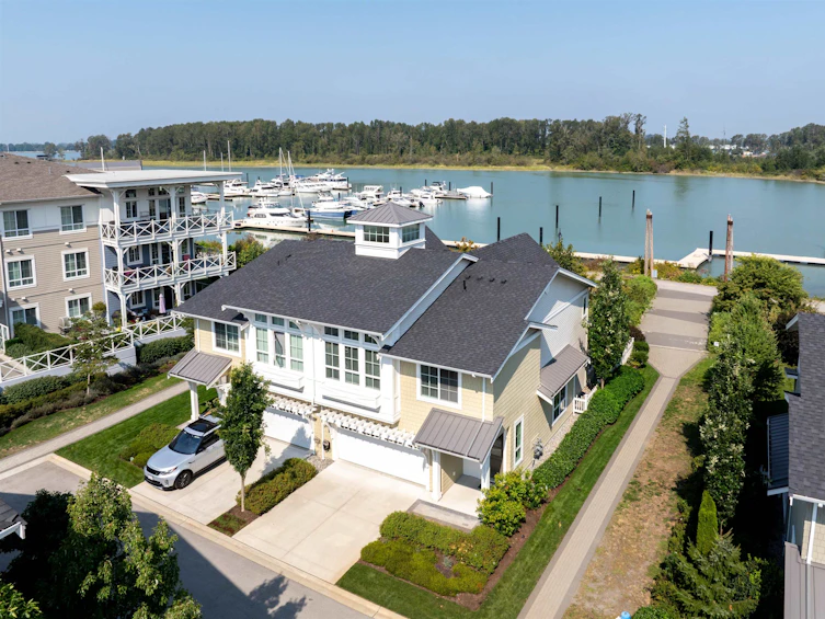 2-5551 Admiral Way, Delta, BC, V4K 0C9