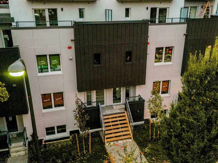 2069 E 1st Avenue, Vancouver, BC, V5N 1B6 - 36