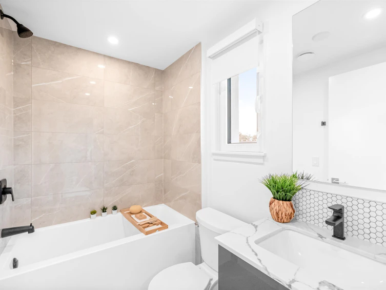 2069 E 1st Avenue, Vancouver, BC, V5N 1B6 - 18