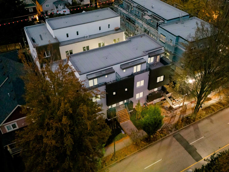 2069 E 1st Avenue, Vancouver, BC, V5N 1B6 - 37