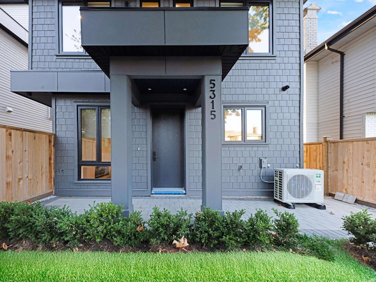 1-5315 Inverness Street, Vancouver, BC, V5W 3N9 - 2