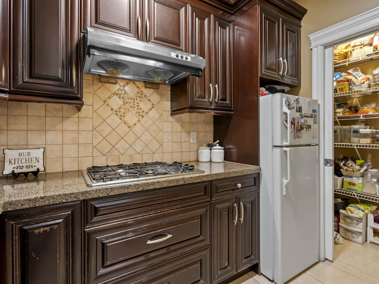 9471 163 Street, Surrey, BC, V4N 3C5 - 10