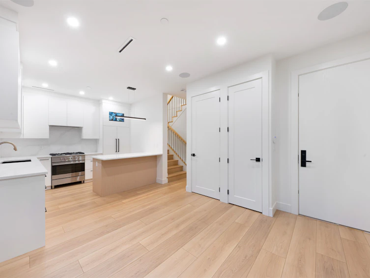 2-5315 Inverness Street, Vancouver, BC, V5W 3N9 - 5