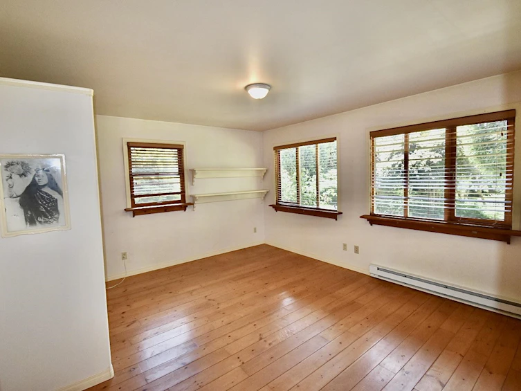 8084 Redrooffs Road, Halfmoon Bay, BC, V7Z 1C7 - 8