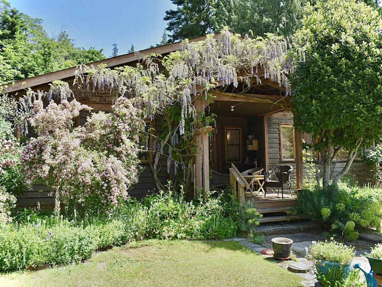 8084 Redrooffs Road, Halfmoon Bay, BC, V7Z 1C7 - 2