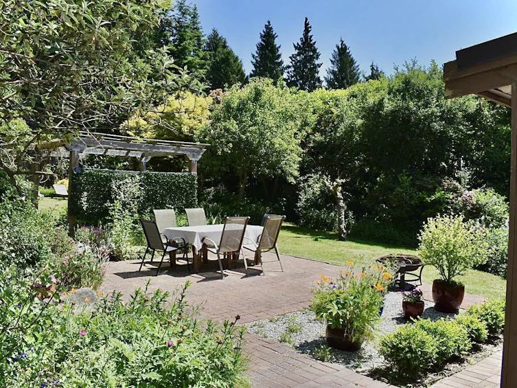 8084 Redrooffs Road, Halfmoon Bay, BC, V7Z 1C7 - 16