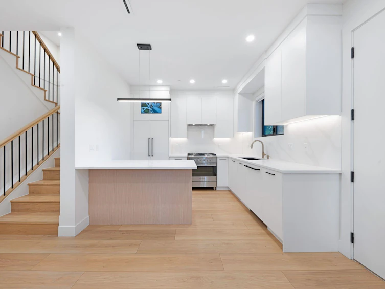 5325 Inverness Street, Vancouver, BC, V5W 3N9 - 5