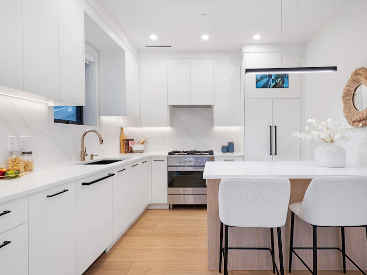 2-1233 E 37th Avenue, Vancouver, BC, V5W 3N9 - 2