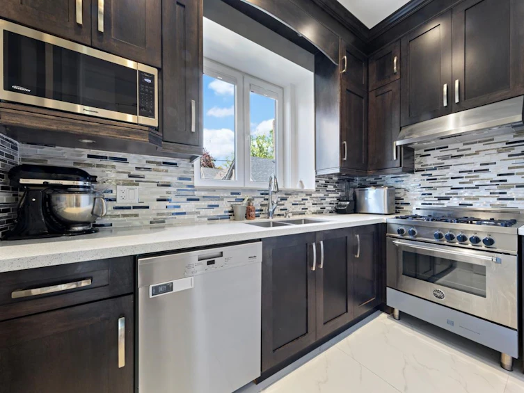 2721 W 14th Avenue, Vancouver, BC, V6K 2X1 - 11