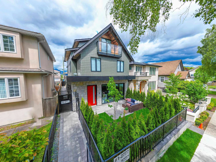 1-2777 E 27th Avenue, Vancouver, BC, V5R 1N4 - 27