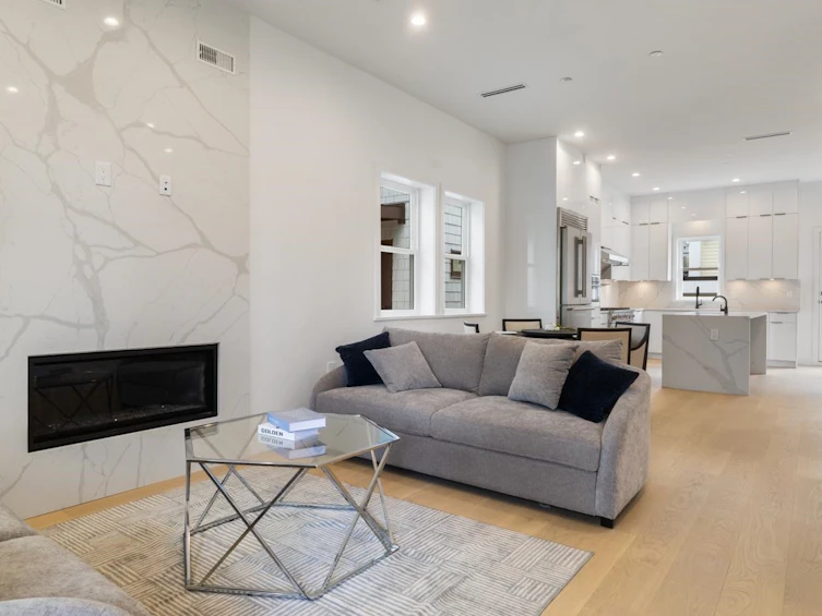 1-2022 E 4th Avenue, Vancouver, BC, V5N 1K4 - 4