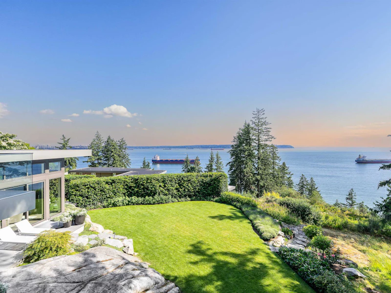 3704 Mckechnie Avenue, West Vancouver BC V7V 2M8
