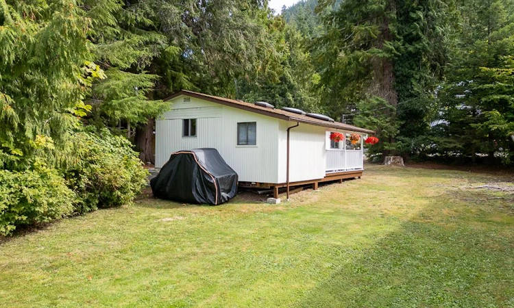 5223 Wesjac Road
