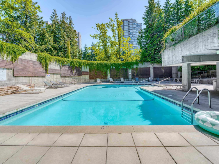 401-9521 Cardston Court, Burnaby, BC, V3N 4R8 - 17