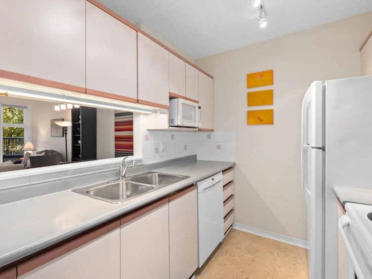 208-1924 Comox Street, Vancouver, BC, V6G 1R4 - 7