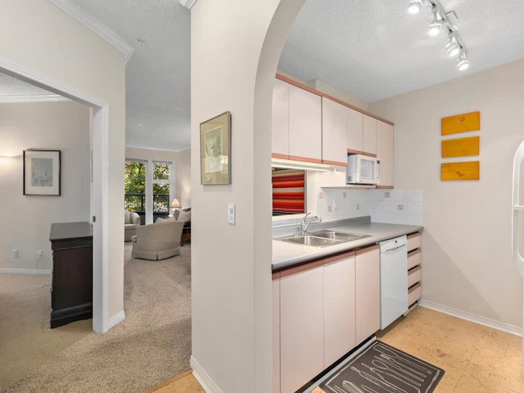 208-1924 Comox Street, Vancouver, BC, V6G 1R4 - 6