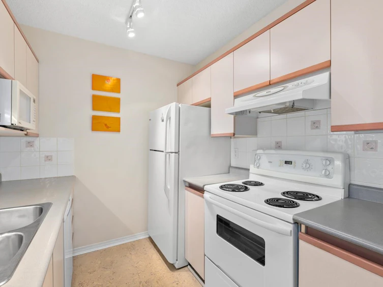208-1924 Comox Street, Vancouver, BC, V6G 1R4 - 9