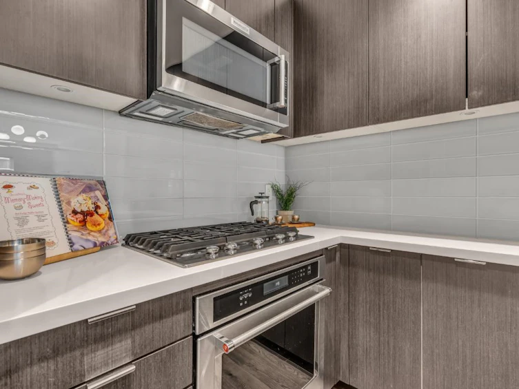 305-255 W 1st Street, North Vancouver, BC, V7M 3G8 - 10
