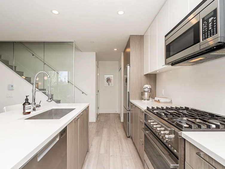 3412 St. Catherines Street, Vancouver, BC, V5V 3C4 - 15