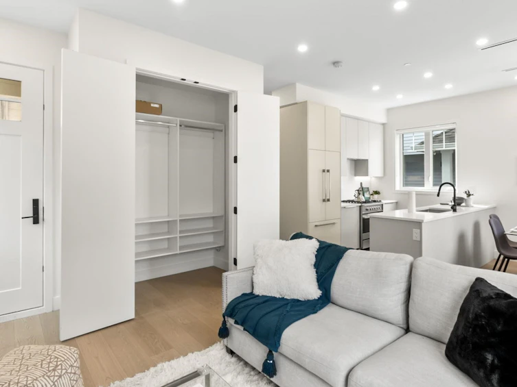 525 E 11th Avenue, Vancouver, BC, V5T 2E1 - 4