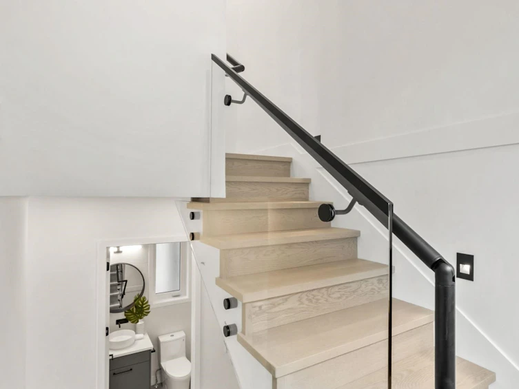 525 E 11th Avenue, Vancouver, BC, V5T 2E1 - 17
