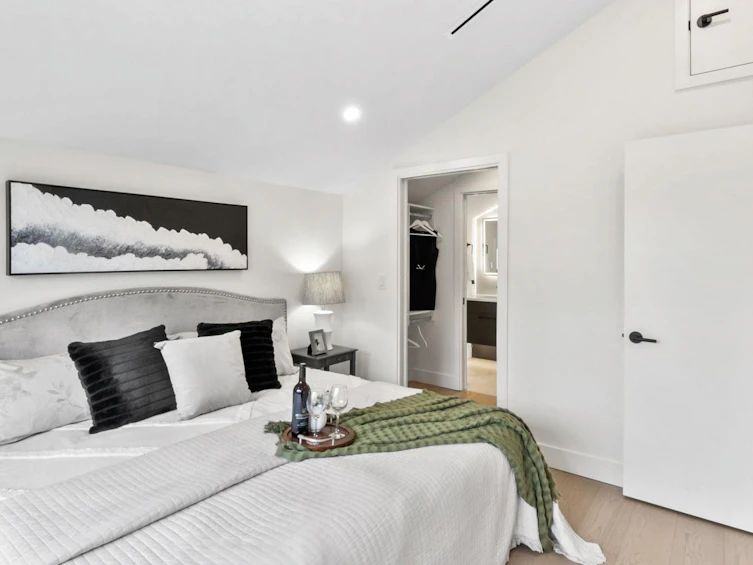 525 E 11th Avenue, Vancouver, BC, V5T 2E1 - 26