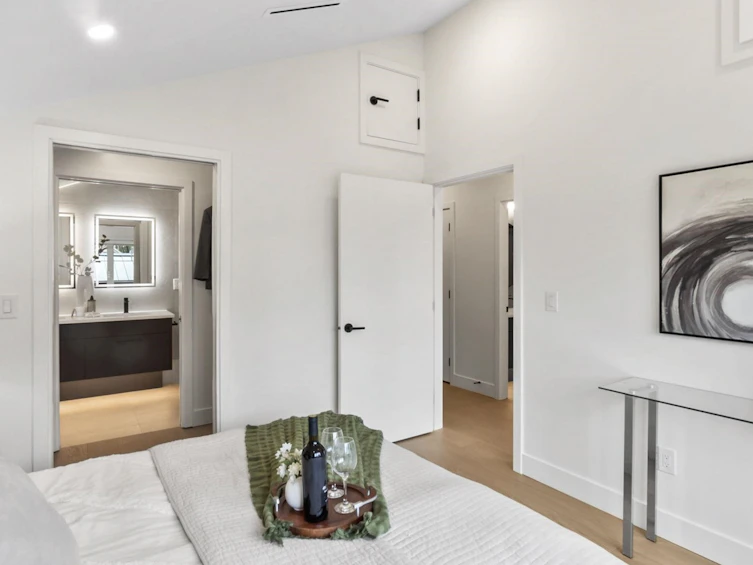 525 E 11th Avenue, Vancouver, BC, V5T 2E1 - 25