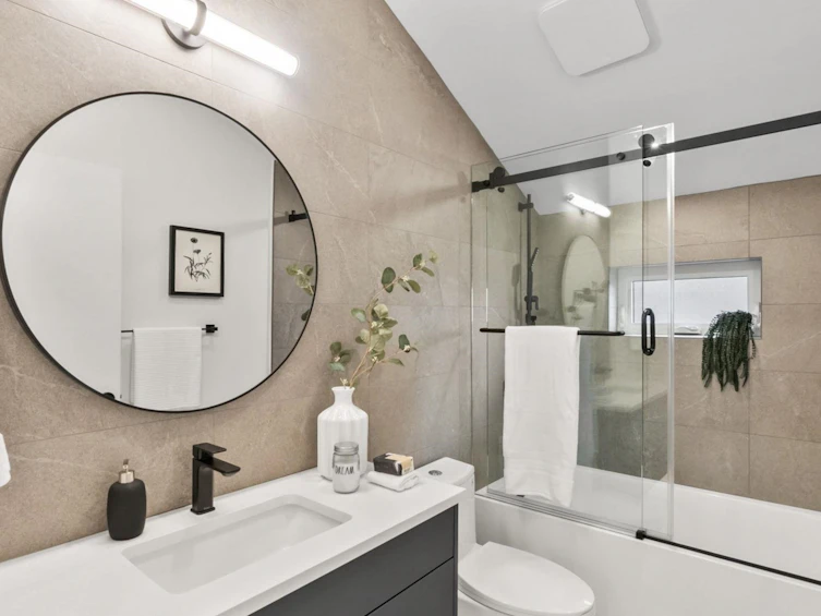 525 E 11th Avenue, Vancouver, BC, V5T 2E1 - 19