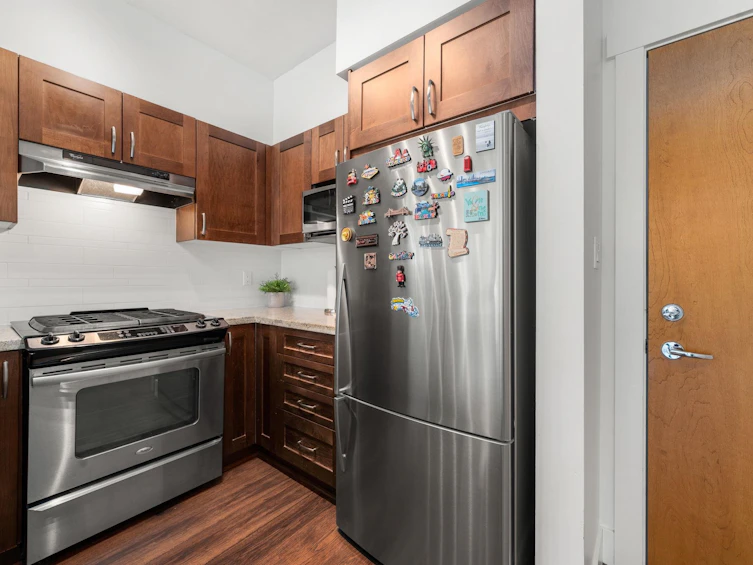 204-1111 E 27th Street, North Vancouver, BC, V7J 1S3 - 16