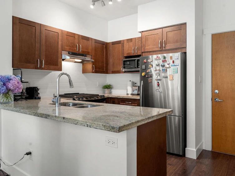 204-1111 E 27th Street, North Vancouver, BC, V7J 1S3 - 10