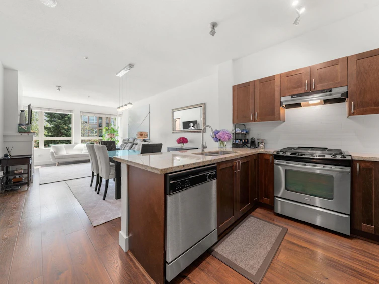 204-1111 E 27th Street, North Vancouver, BC, V7J 1S3 - 12