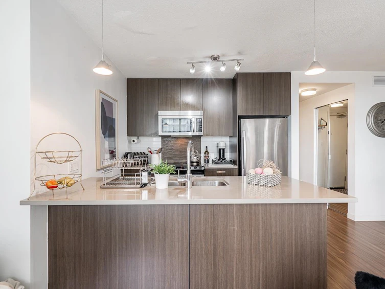 708-13325 102a Avenue, Surrey, BC, V3T 0J5 - 8