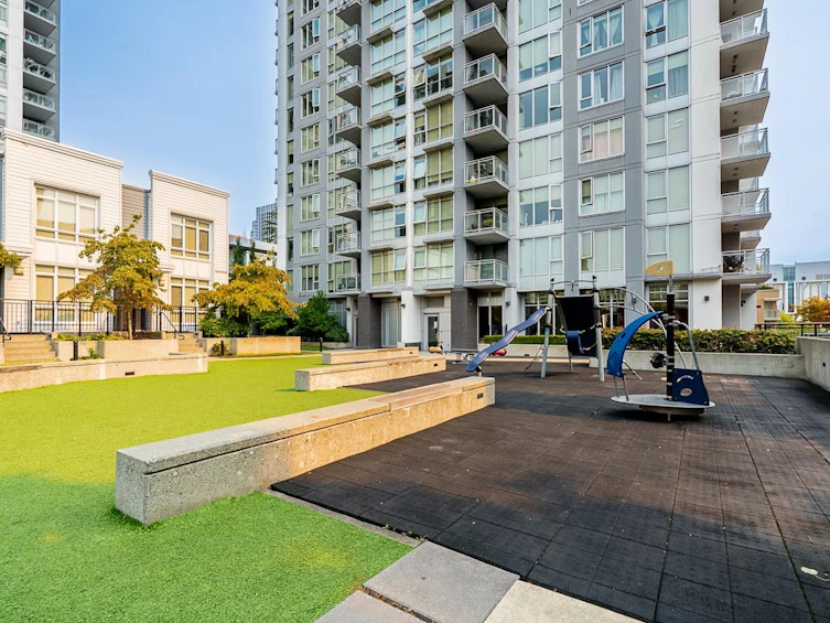 708-13325 102a Avenue, Surrey, BC, V3T 0J5 - 25