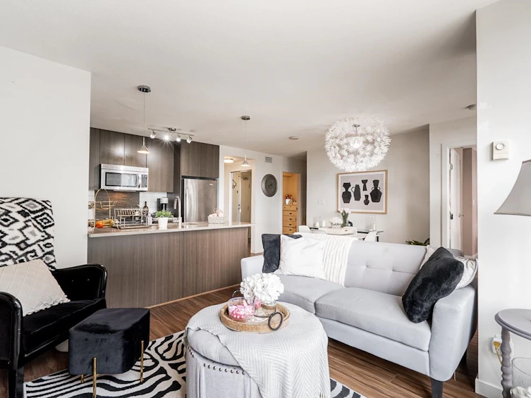 708-13325 102a Avenue, Surrey, BC, V3T 0J5 - 3
