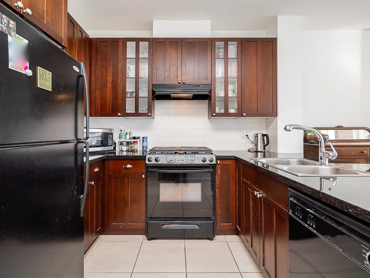 1004-170 W 1st Street, North Vancouver, BC, V7M 3P2 - 5