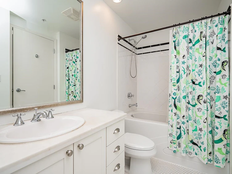 1004-170 W 1st Street, North Vancouver, BC, V7M 3P2 - 21