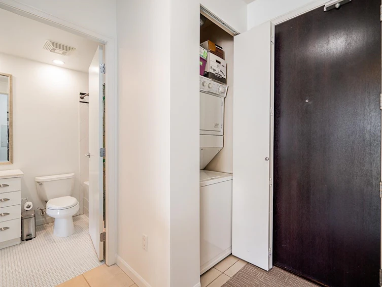 1004-170 W 1st Street, North Vancouver, BC, V7M 3P2 - 22