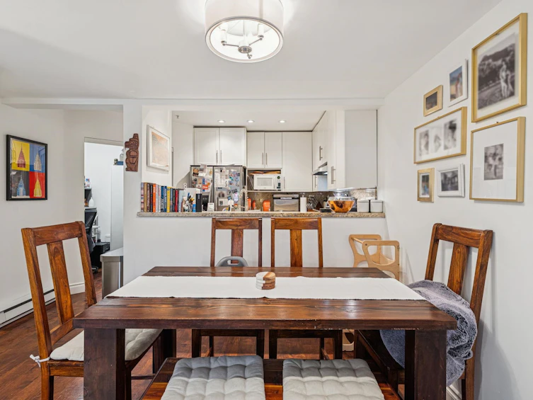 11-2375 W Broadway, Vancouver, BC, V6K 2E6 - 11