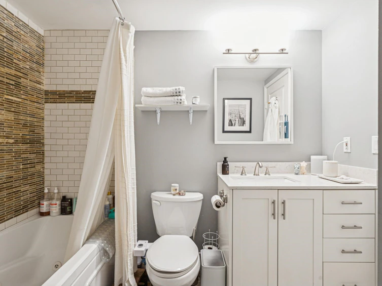 11-2375 W Broadway, Vancouver, BC, V6K 2E6 - 18