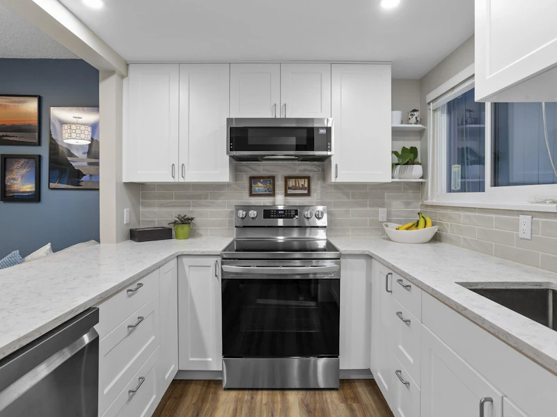890 Cunningham Lane, Port Moody BC V3H 3S4