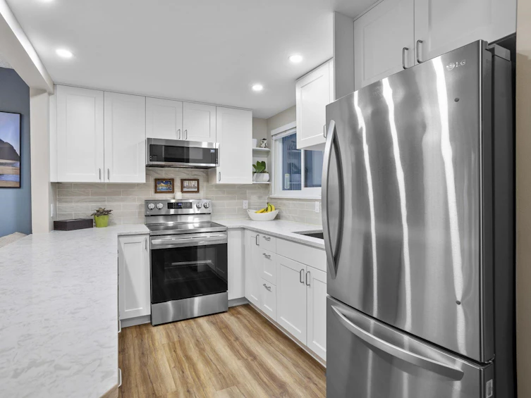 890 Cunningham Lane, Port Moody, BC, V3H 3S4 - 3