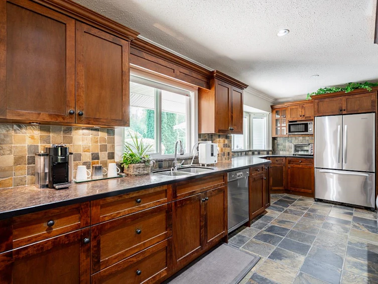 23801 122 Avenue, Maple Ridge, BC, V4R 1N2 - 16