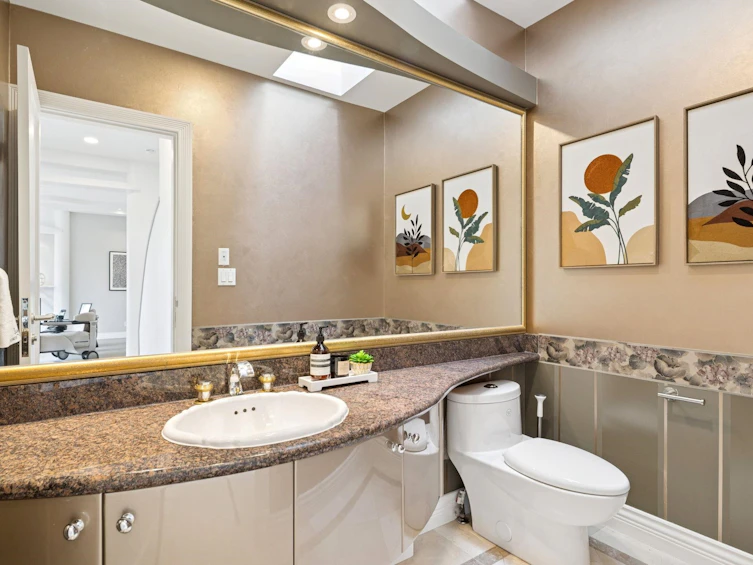 2236 W 20th Avenue, Vancouver, BC, V6L 1G3 - 13